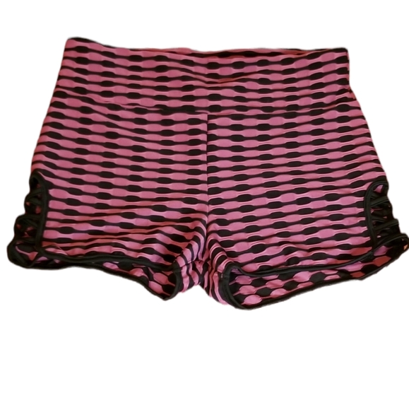 SHEIN Criss-cross Honeycomb Textured Biker Shorts - Picture 3 of 6